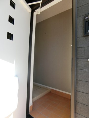 【玄関】 | リバーサイド東巌城 | イメージ写真102