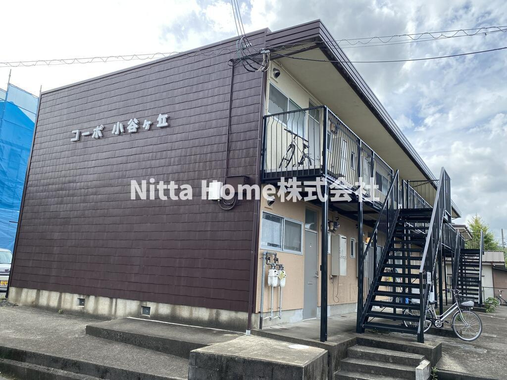 コーポ小谷ヶ丘の外観|駐車場１台無料◎軽量鉄骨造2階建ての物件です＊
