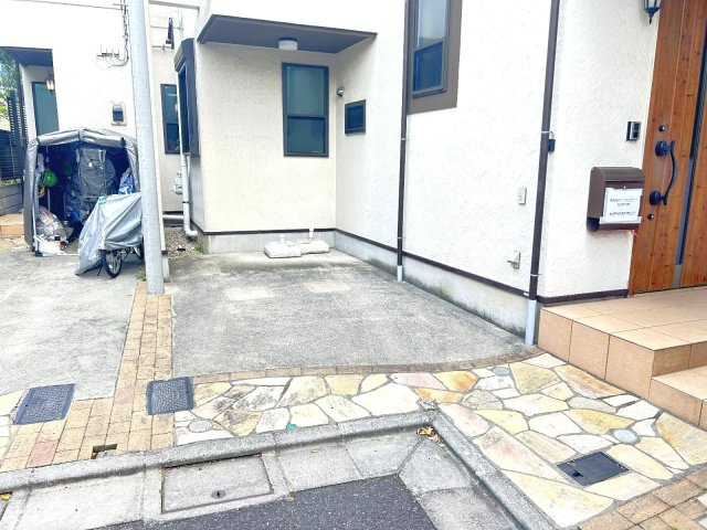 杉並区高円寺南３丁目　中古一戸建　東京メトロ丸ノ内線の駐車場