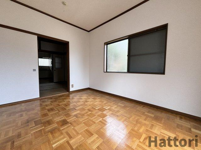 栗ヶ丘町戸建の居間・リビング