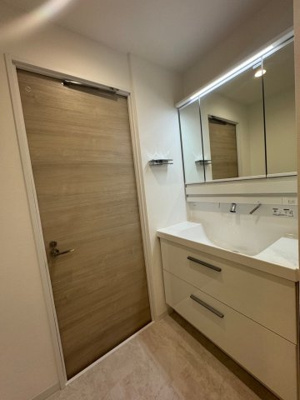 【独立洗面台】 | ライオンズマンション湘南茅ケ崎 | 独立洗面台で身支度をすべて済ませてしまいましょう