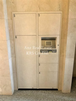 【その他共用部分】 | リーガル四ツ橋Ⅱ | エントランスには荷物の受け取りに便利な宅配ボックス設置！