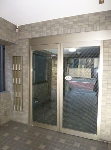 ウィステリア市ヶ谷のエントランス