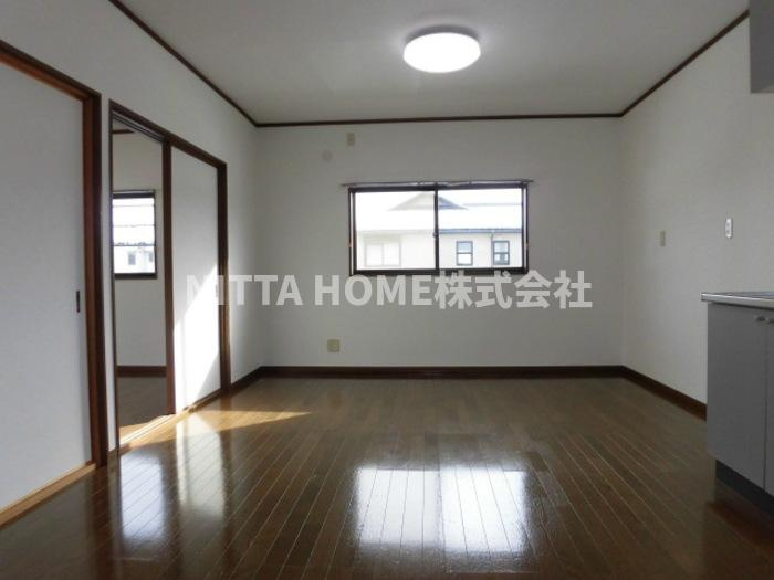 コーポラス堀江の居間・リビング|明るいリビングです(^^♪