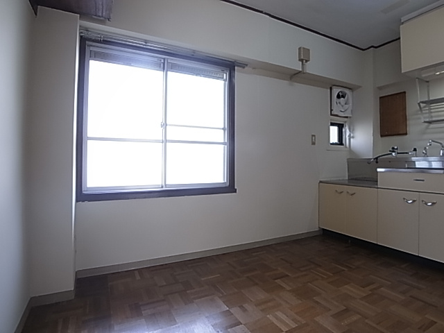 神戸市北区鈴蘭台東町６丁目の賃貸マンション