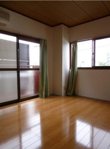 米倉マンションの居間・リビング