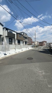 【前面道路含む現地写真】
