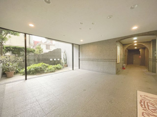 【エントランス】