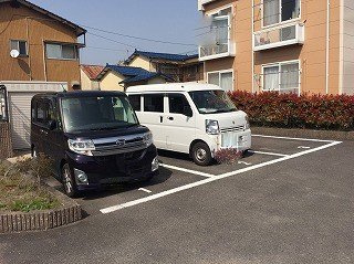 レオパレス紺屋町のその他|敷地内駐車場