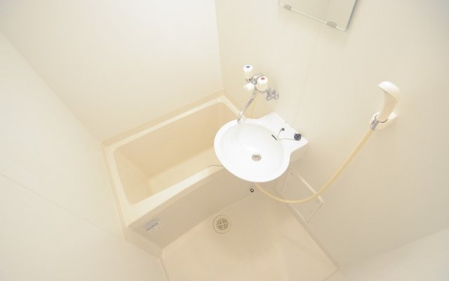 レオパレス紺屋町の浴室|シャワー付きバスルーム