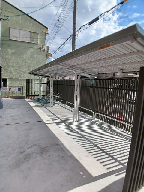 グロブナーコート丹波口の駐車場|駐輪場