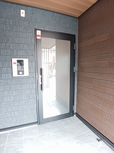 グロブナーコート丹波口のエントランス