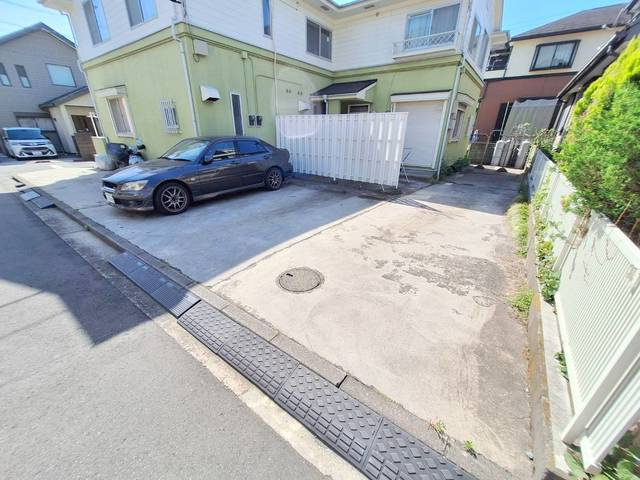 グリーンコートMDの駐車場
