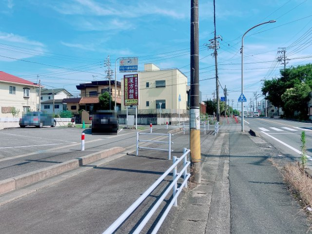 半田市岩滑中町1丁目　土地の前面道路含む現地写真