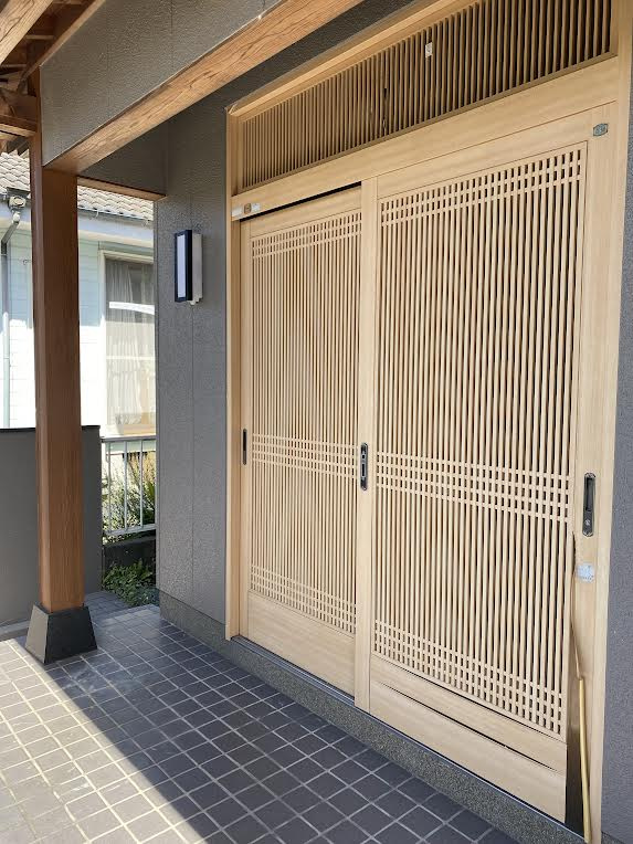 八代市日置町戸建の玄関