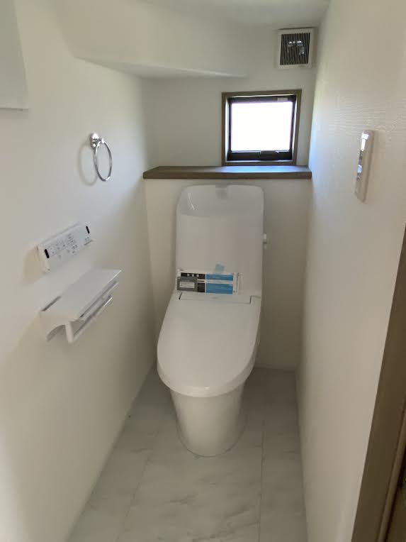 八代市日置町戸建のトイレ