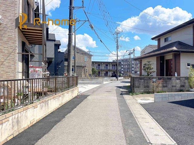 取手市宮和田第6　新築戸建て　2号棟の前面道路含む現地写真|堂々！建物完成♪実際のお部屋をご見学可能です♪
ご見学が一番の資料！お気軽にお問い合わせ下さい♪
