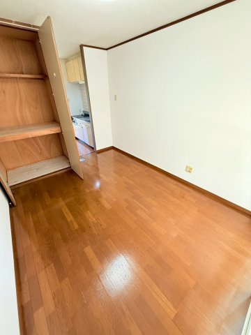 メゾンRYUの居間・リビング