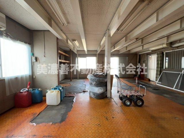 ６４９６３　羽島市正木町新井倉庫の内装