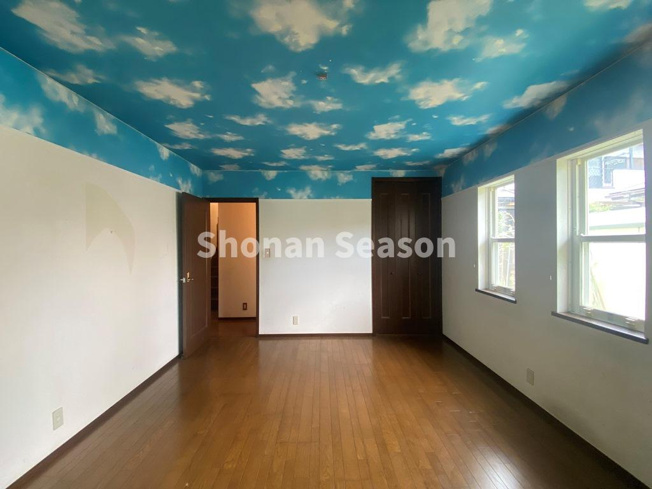 【洋室】 | 全居室収納付きで、増えがちな学習用具・衣類なども、各部屋に収納でき便利ですよ。