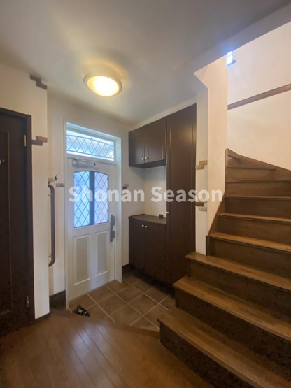 【玄関】 | 内覧の際には新生活をイメージしながら隅々までご覧くださいね。