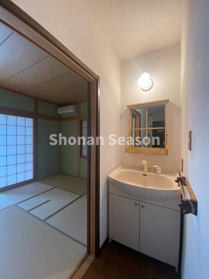 【独立洗面台】 | ただいまと同時に手を洗うことができ、感染予防にもgoodな動線です◎