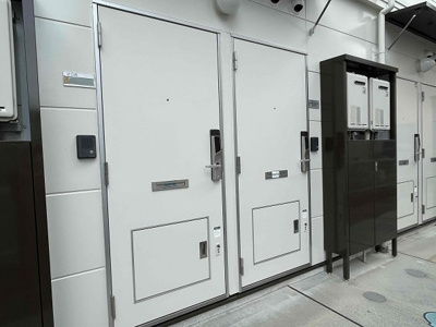 【玄関】 | レオパレスポーラスターＡ