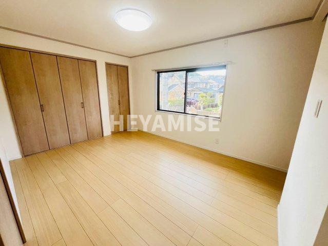 長崎市鶴の尾町　２階建4SLDKの洋室