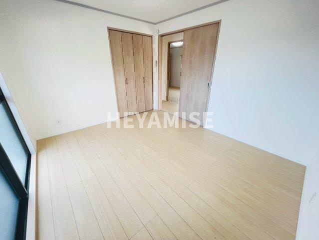 長崎市鶴の尾町　２階建4SLDKの洋室