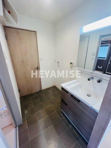 長崎市鶴の尾町　２階建4SLDKの独立洗面台