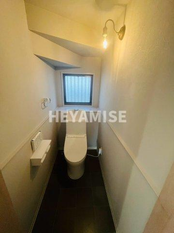 長崎市鶴の尾町　２階建4SLDKのトイレ