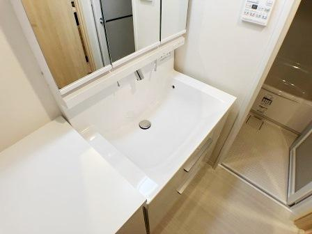 ROOTs　Otsukaの洗面所|忙しい朝には欠かせない洗面所です