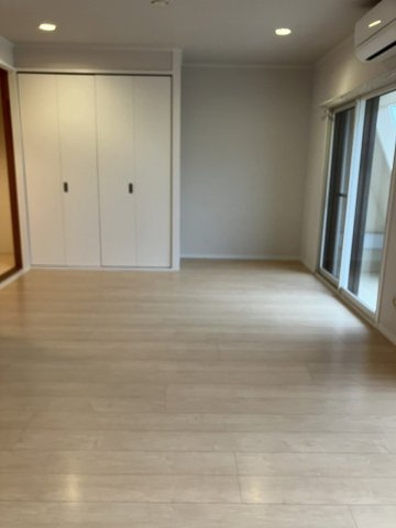 リバティープラザ青山の居間・リビング