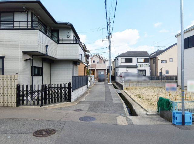 上大市１丁目土地の前面道路含む現地写真