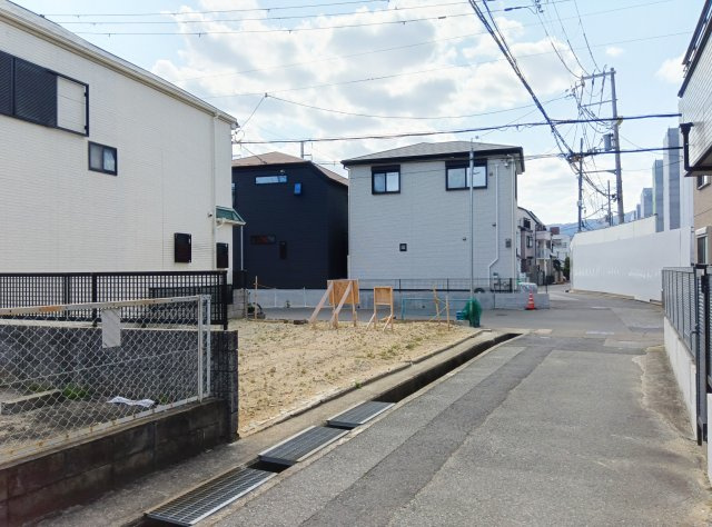 上大市１丁目土地の前面道路含む現地写真