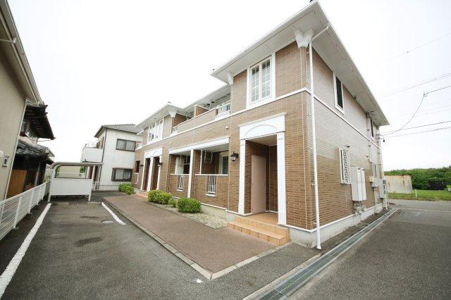 グラース　メゾンの駐車場