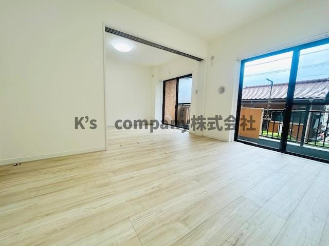 茅ヶ崎市赤羽根　ライオンズマンション湘南茅ヶ崎の居間・リビング|リビングスペース◇南向きで陽当たり良好♪