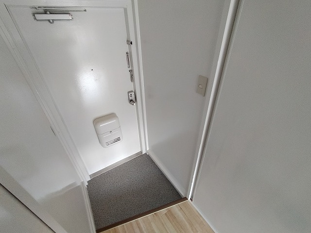 神戸市北区鈴蘭台東町６丁目の賃貸マンションの玄関