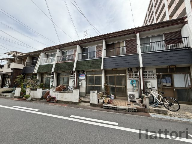 南金田テラスハウス(中央)