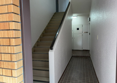 【設備】 | オリオエント東林間ー２ | 共有部分は、住民なら誰もが使える設備のこと。例えば駐車場やエレベーター、インターネット設備、セキュリティ設備などがあります。他にも、マンションの廊下・外部階段やエントランス・ゴミ置き場などがあります。