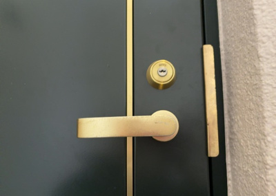 【防犯設備】 | オリオエント東林間ー２ | 当然のことではありますが、オートロックやセンサーライト、ホームセキュリティーなどの防犯設備があれば、小さいお子様がいるご家庭も安心ですよね！まず物件購入の際は、防犯設備もチェックするようにしましょう。