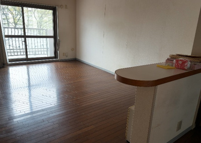 【ダイニング】 | オリオエント東林間ー２ | ダイニングは、食事や家族の団らんスペースとしてだけではなく、ほかの用途としても使用することができます。ダイニングテーブルを置き、食事のためのスペースを作ることでリビングとの差別化を図ることができます。