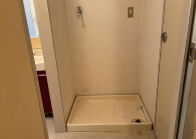 【ランドリースペース】 | オリオエント東林間ー２ | ランドリースペースも気になります。洗濯機置場があり「洗う、干す、取り込む、アイロンがけ、たたむ」など、洗濯に関する家事をするための空間です。広さや収納など付帯設備も含めて、詳細は現地でご確認ください。