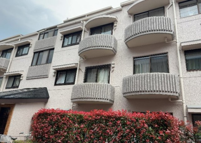 【構造・工法・仕様】 | オリエント東林間ハウスー２ | ＲＣ造、Reinforced Concreteは直訳すると補強されたコンクリートです。主に柱や梁・床・壁が鉄筋とコンクリートで構成おり、鉄筋を組んだ型枠にコンクリートを流し込んで固めたものを指します。