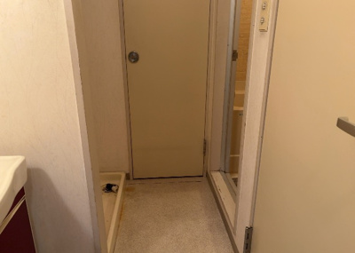 【脱衣所】 | オリオエント東林間ー２ | 洗面脱衣所は「体を綺麗に整える場所」という目的と役割を持っています。そして便利で使い勝手のいい「体を綺麗に整える場所」にするためには、配置や動線、照明や収納計画をしっかりと検討しておく必要があります。