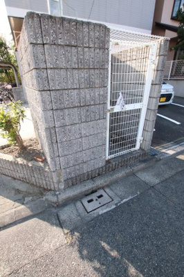 【設備】 | ＹＦ深阪 | 敷地内ゴミ捨場