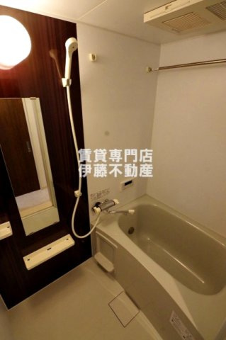 Cherim 庄内通の浴室