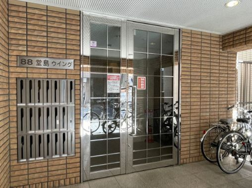 88堂島ウイングのエントランス