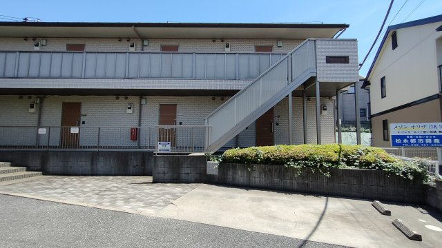メゾン桜の駐車場|駐車場があるので、車を買う予定の方も安心です