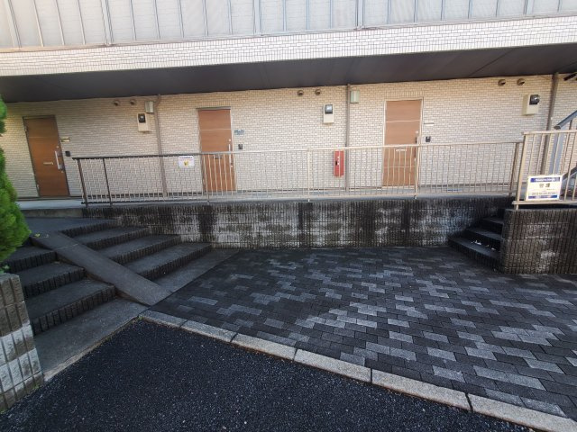 メゾン桜のエントランス|ゆとりのあるエントランスです